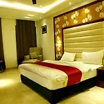 C Pearls Banquet &Hotels