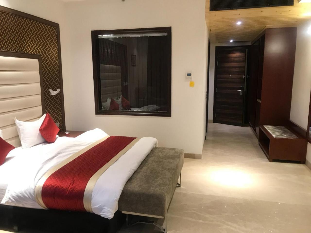 Hotel C Pearls Banquet &hotels 3*